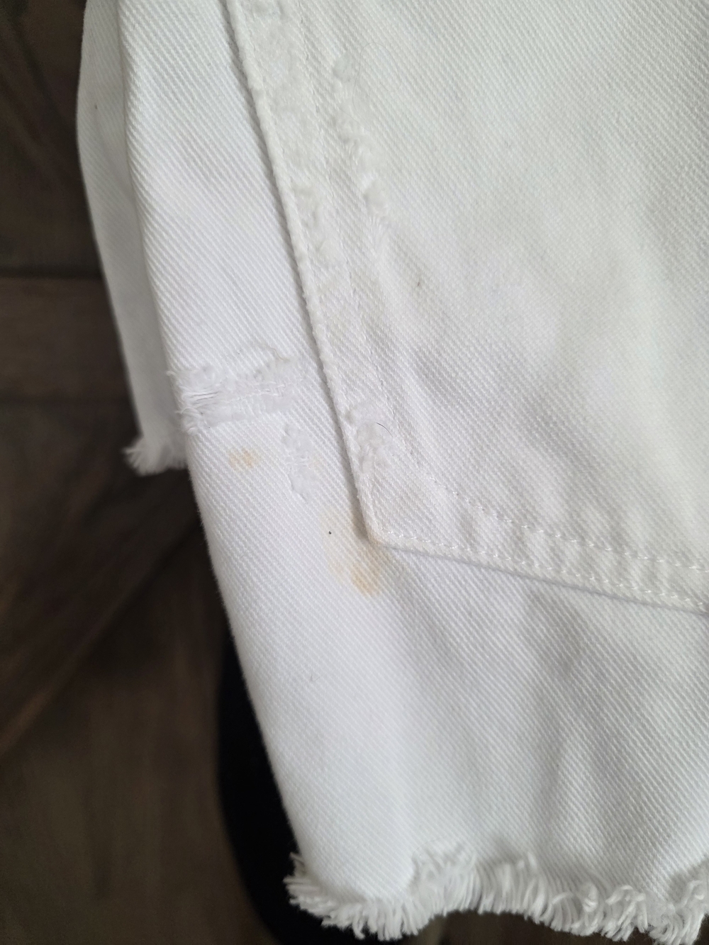 High-Waist White Denim Cutoff Shorts - Picture 4 of 5